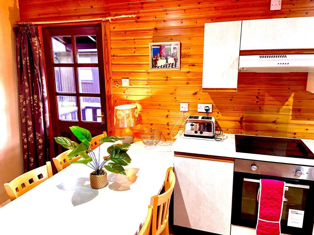 Braemar Lodge Cabins Not For Profit المظهر الخارجي الصورة